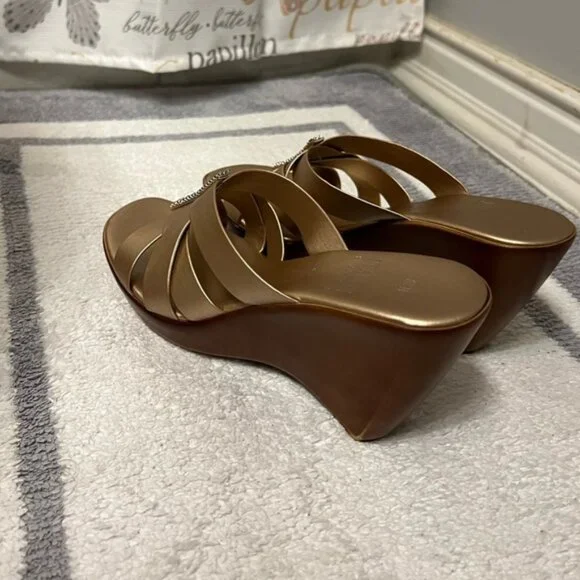 ITALIAN SHOEMAKERS 3” Gold Crystal Dress Leather Kitten Heels Wedge Sandals 8.5 - Picture 5 of 9